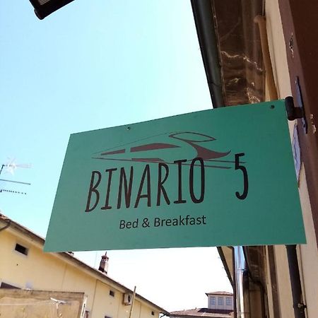 卢卡Binario 5住宿加早餐旅馆 外观 照片